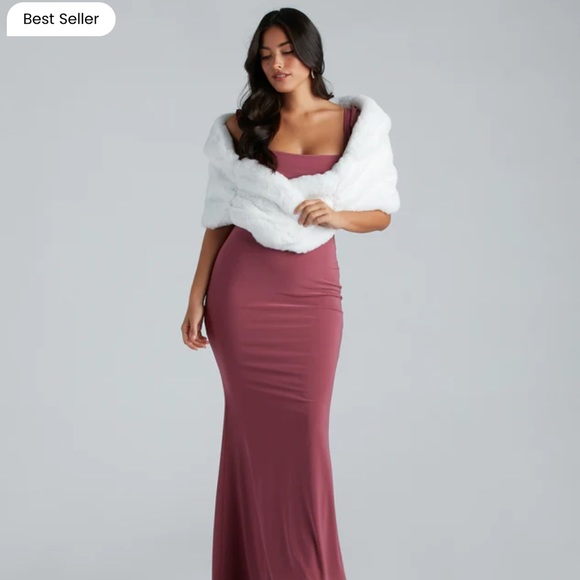 White Faux Fur Wrap Shawl - Picture 2 of 4